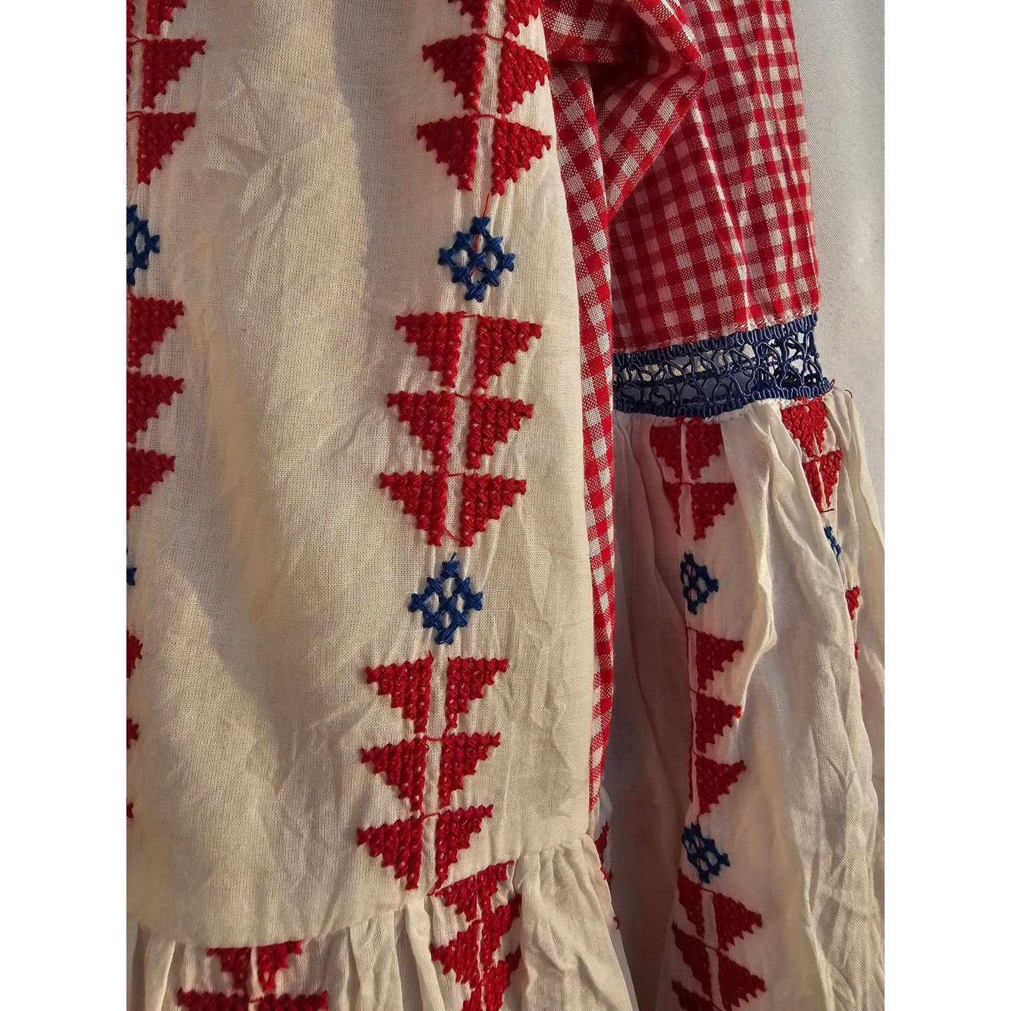 Area stars embroidered Sorrento - Size Small - NWT