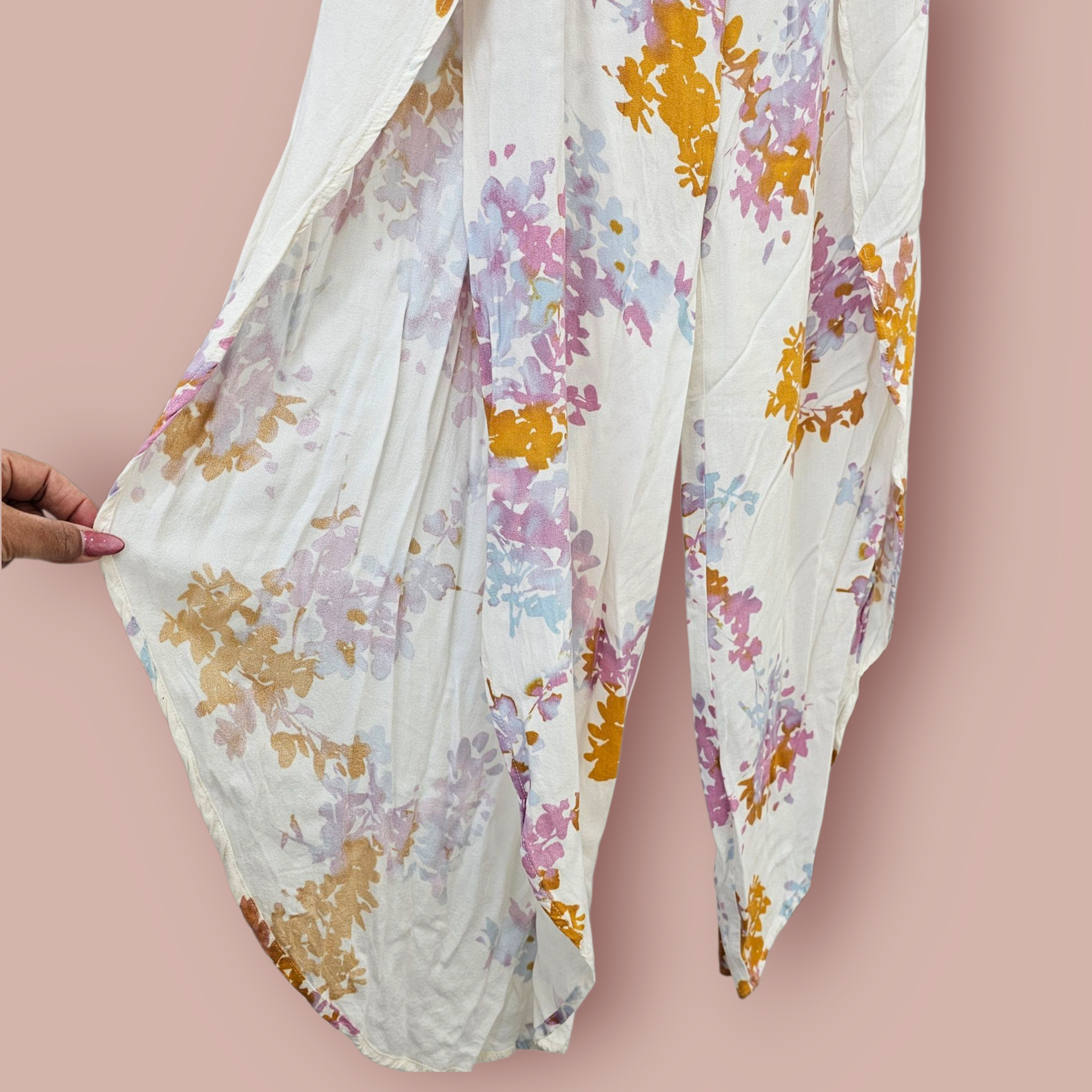 Olivaceous Floral Flowy Open Leg Pants - Size Small