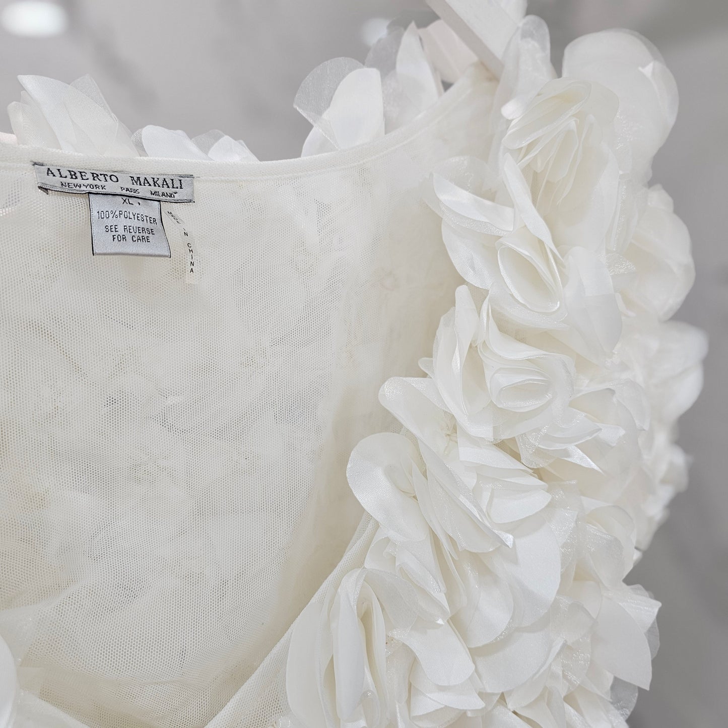 Roberto Makali 3D Floral Petal Shrug – Ivory - Size Curvy Girl XL