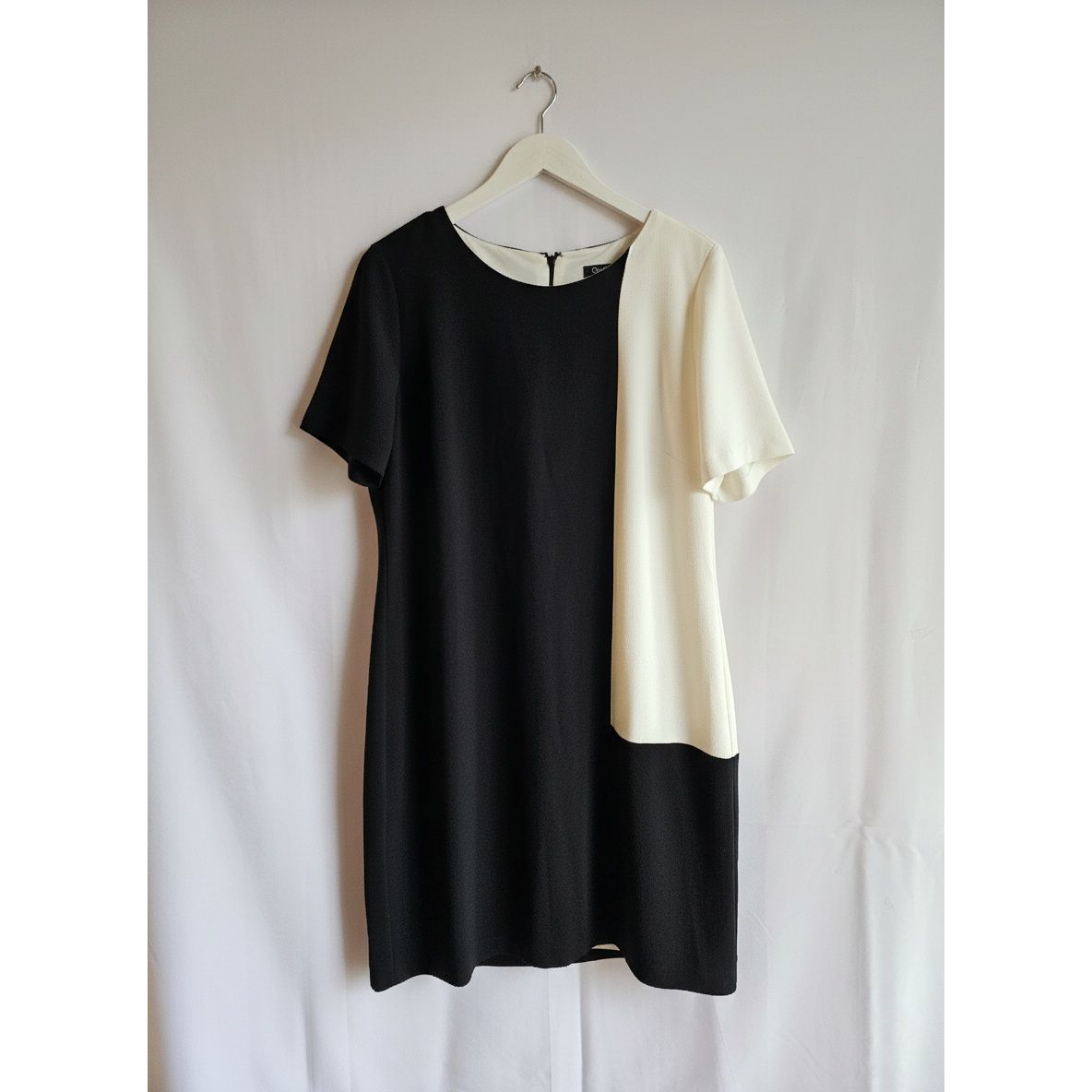 Chadwicks of Boston Black and Ivory Colorblock Shift Dress - Size Curvy Girl (Sz 16)