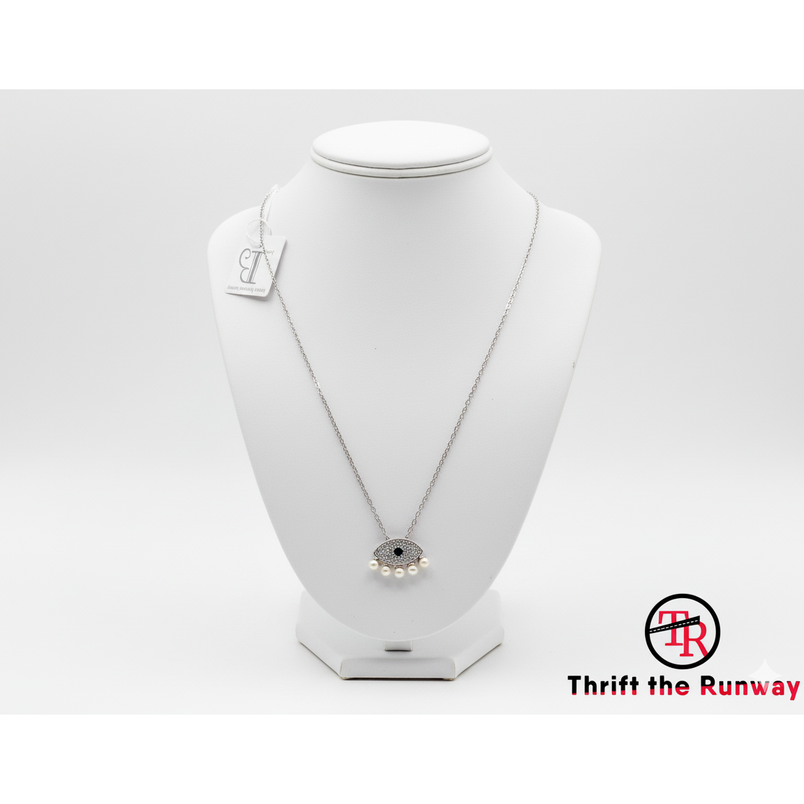 Necklace accented with pearls - NWT