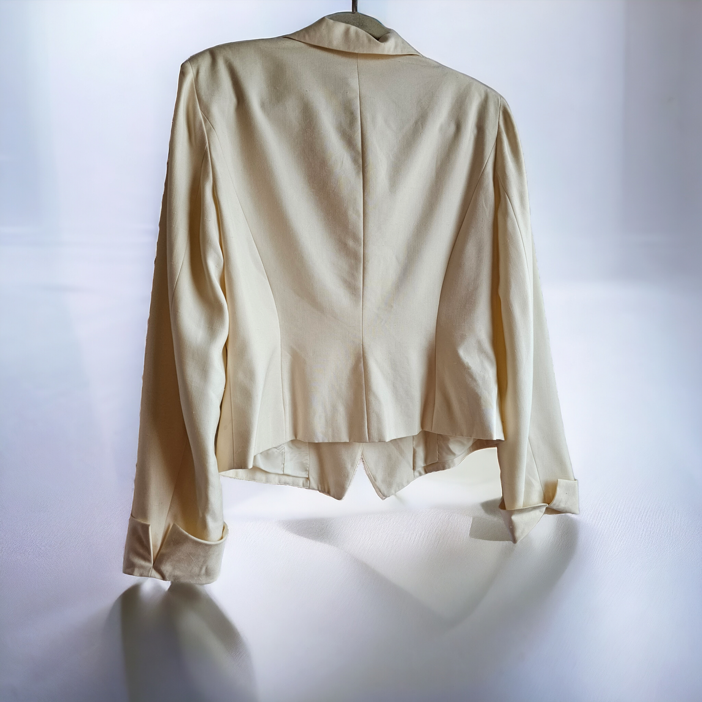 Neiman Marcus Ivory Silk Cropped Blazer - Size Large (Sz 12)