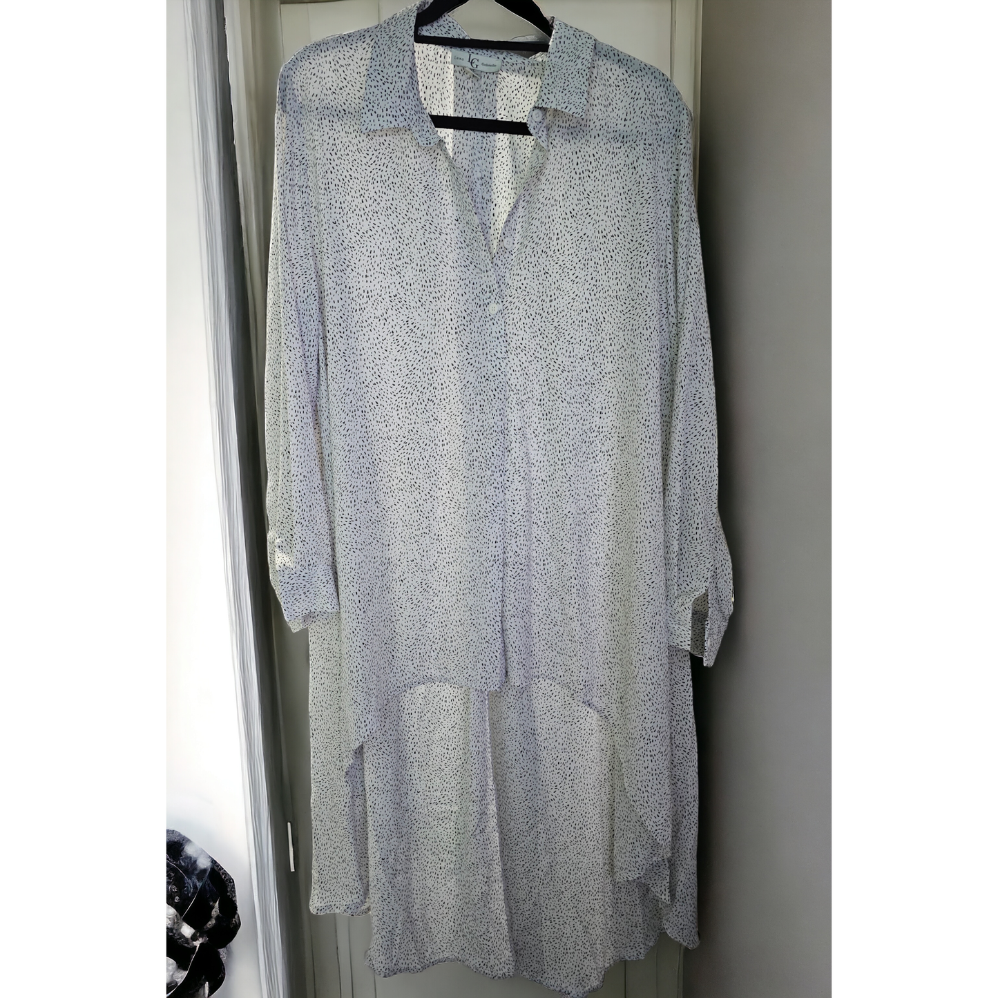 Leng Gabrielle White Colared High Low Blouse - Size Curvy Girl (Sz XL)
