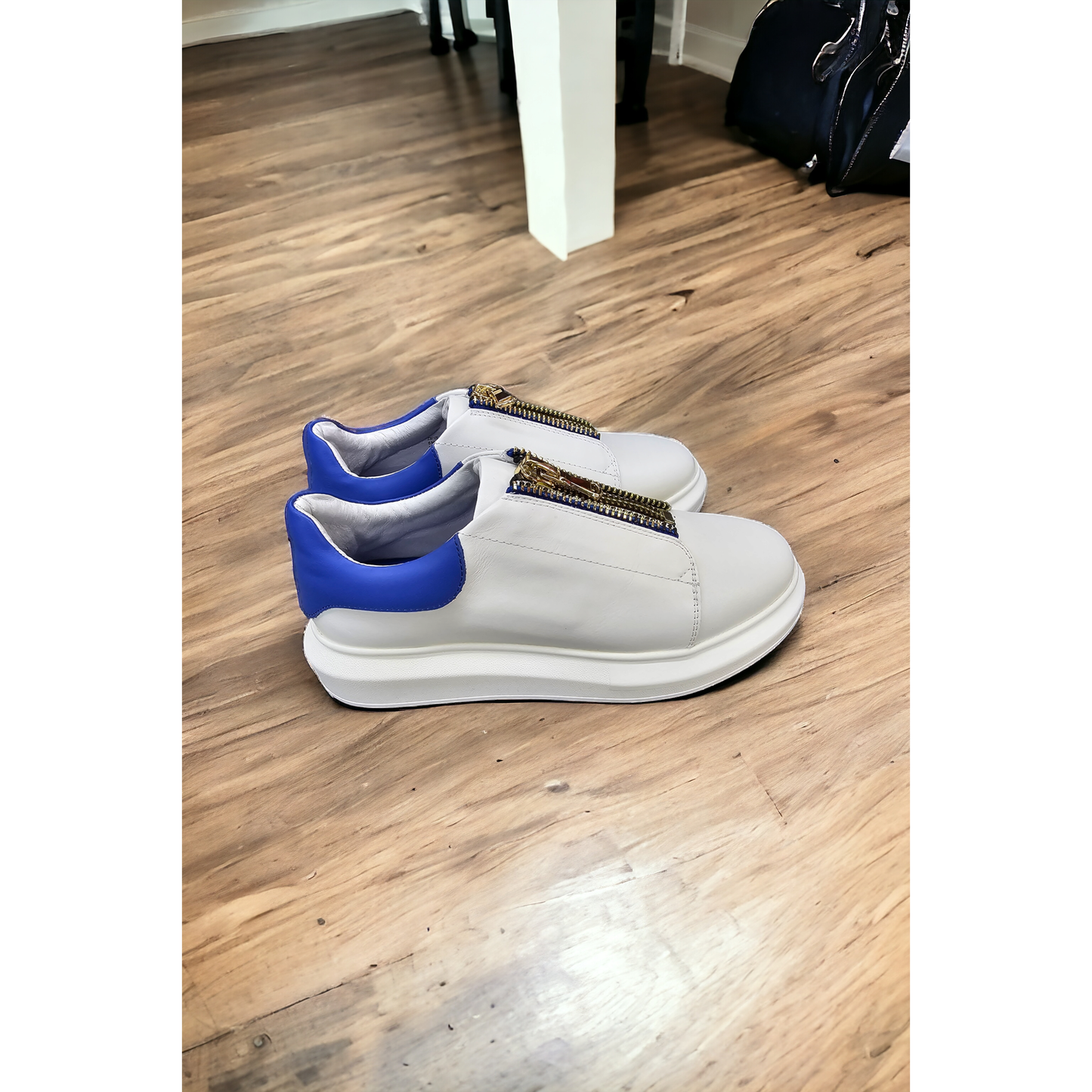 Hollie Watman White Blue Leather Sneakers - Size 6.5