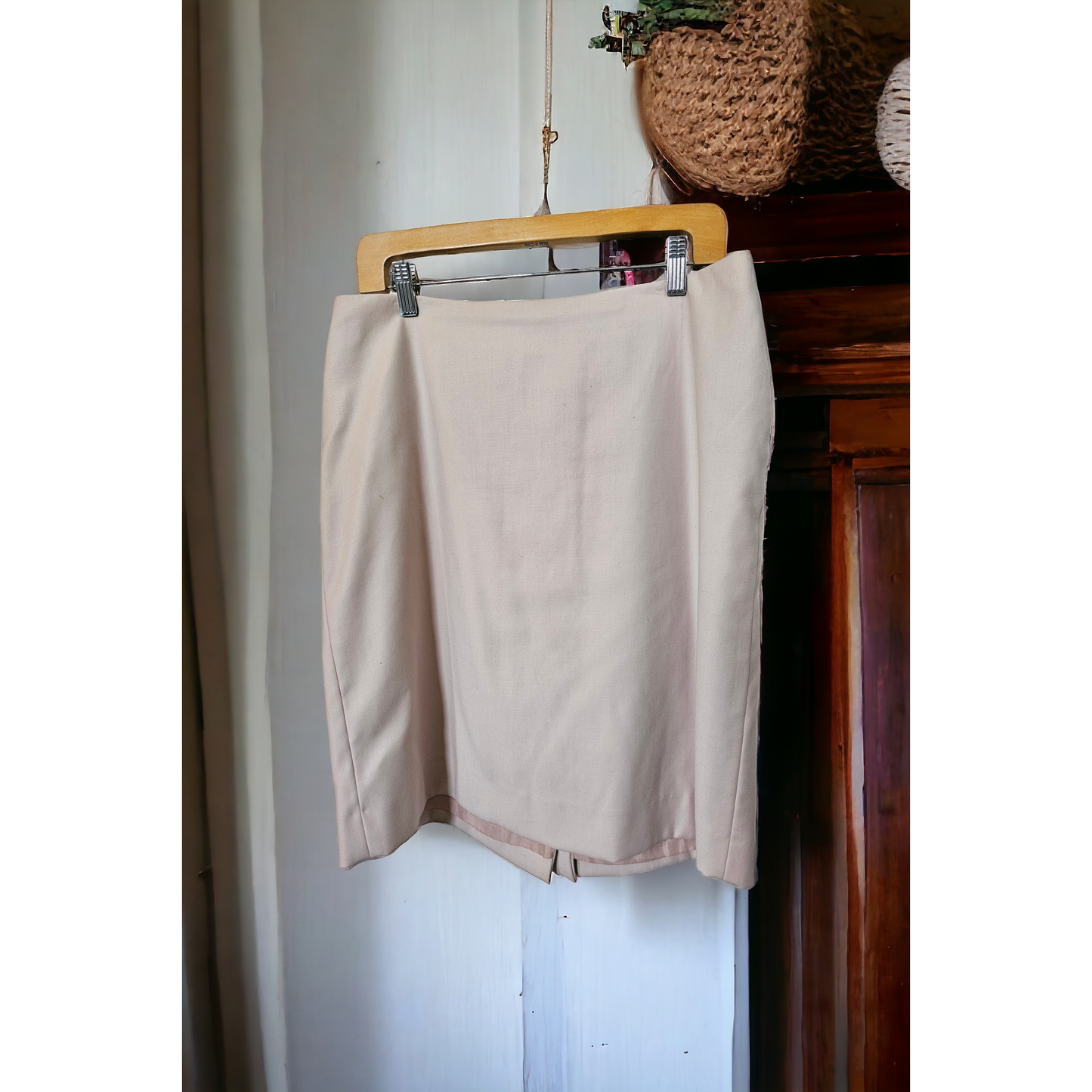 Anne Klein Pink Suit - Size Medium- (Sz 8)