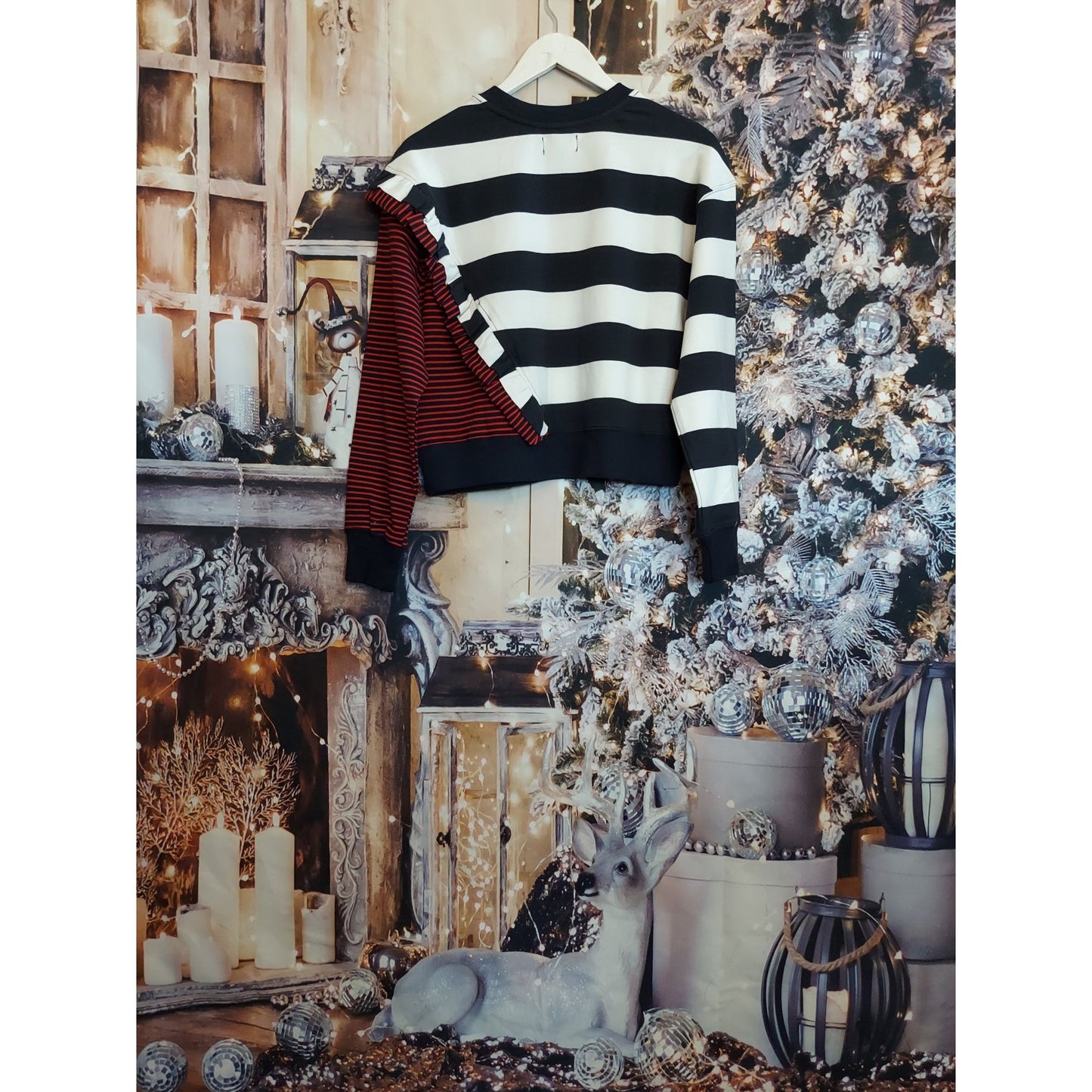 Sundays Stripe B/W/R Sweatshirt - Size Small - NWT