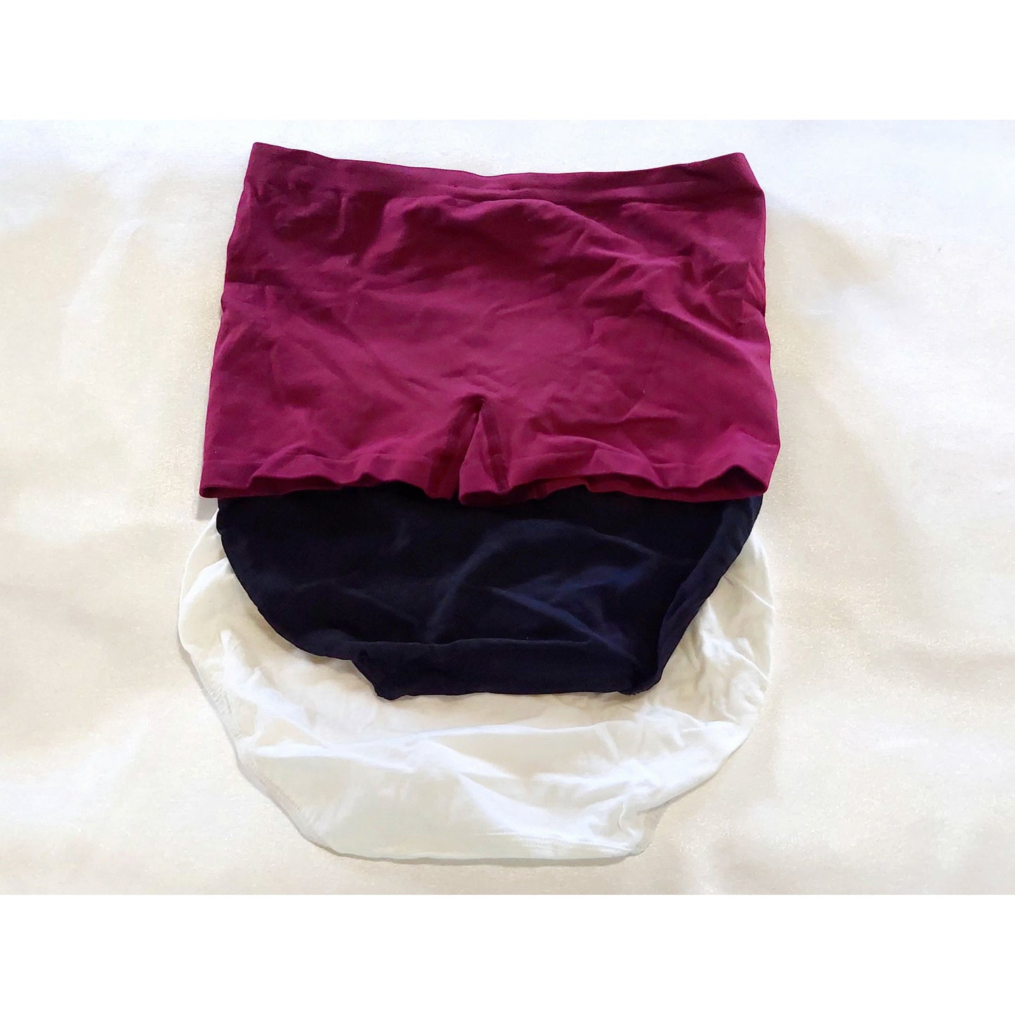 3 Pack Panty Ivory/Black/Plum - Size Small - NWT
