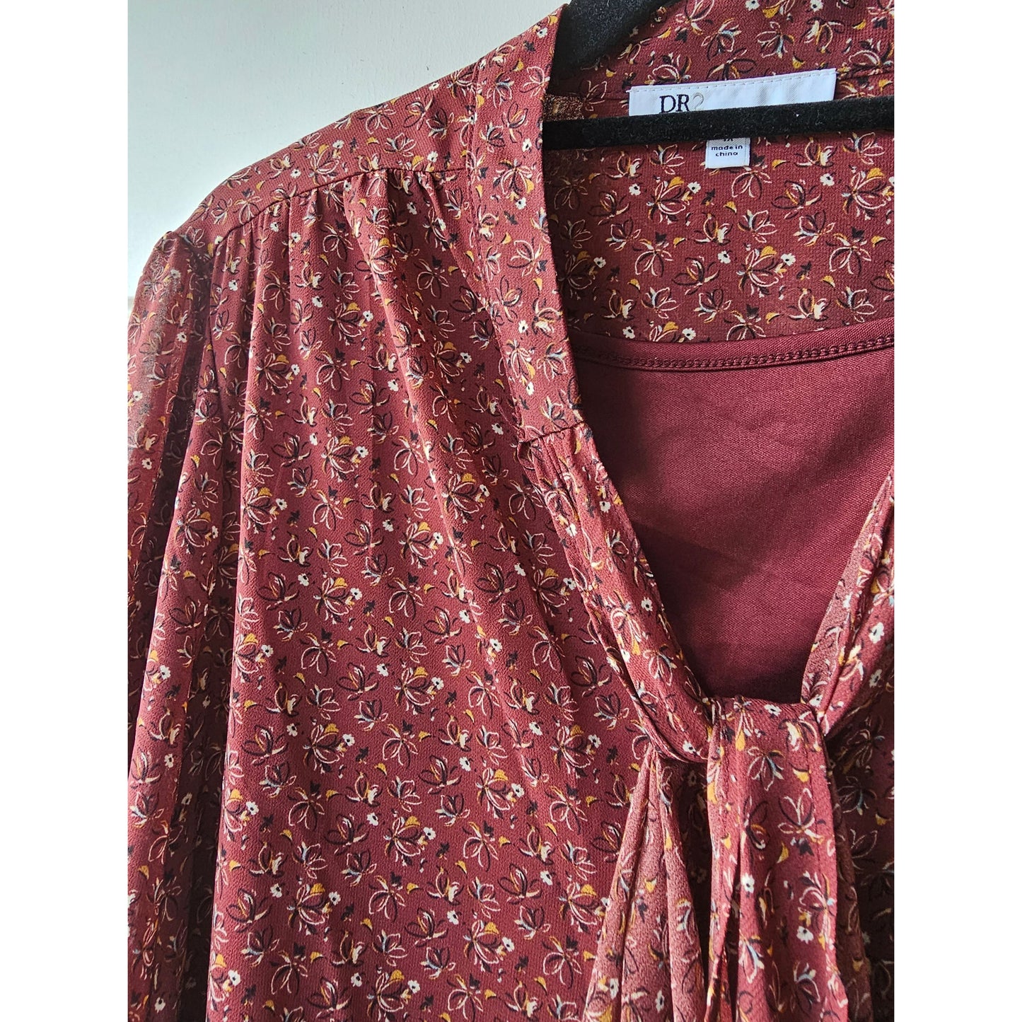 DR2 Maroon Floral Print Chiffon Tie Neck Blouse - Size Curvy Girl (1X)