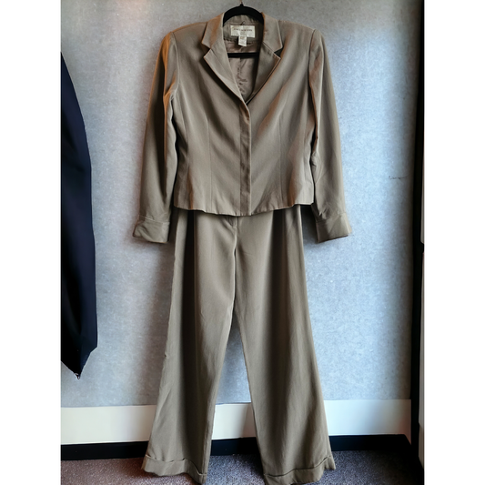 Jones New York Taupe Slk Vintage Suit - Size Medium (Sz 10)