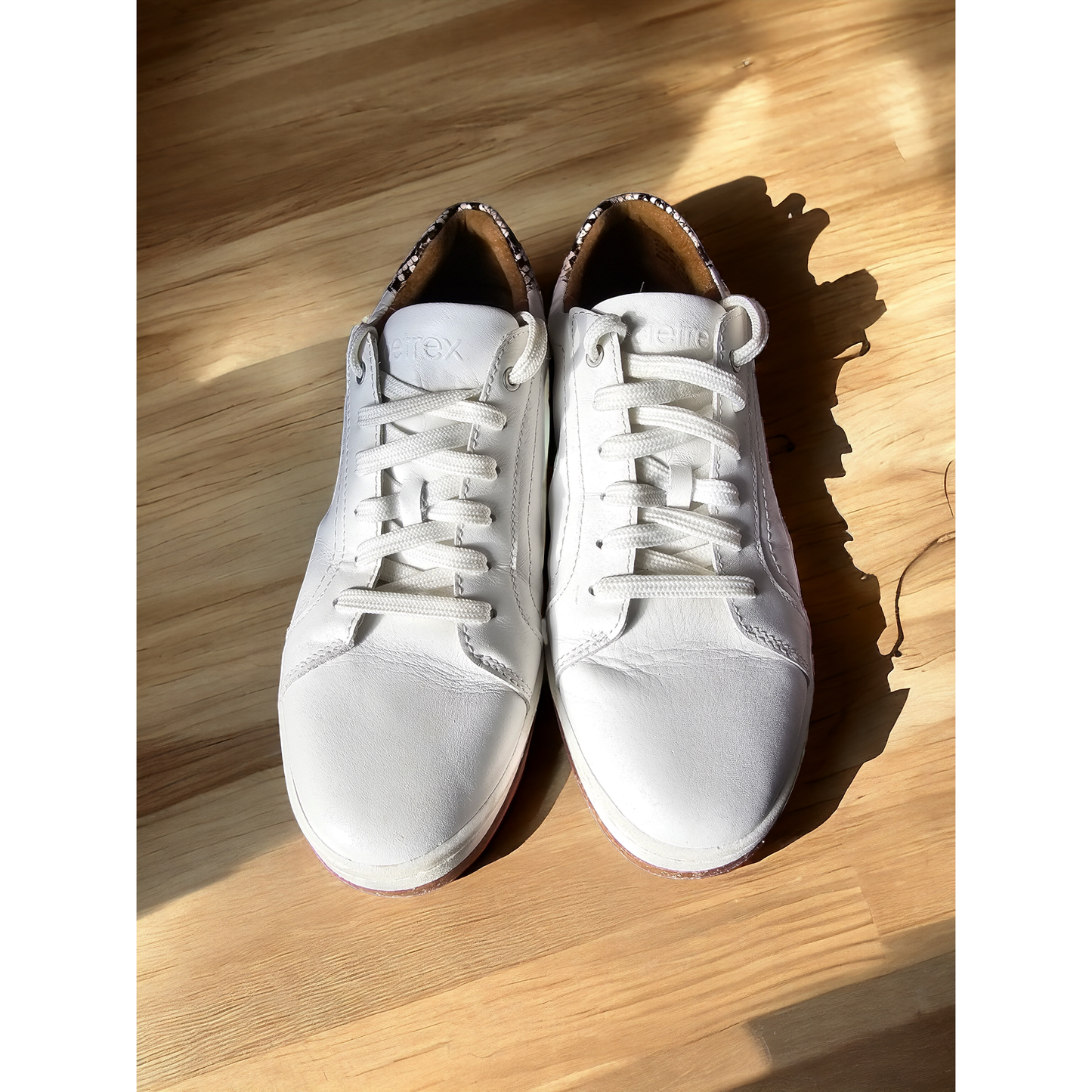 Aetrex Blake Sneaker in White - Size 8