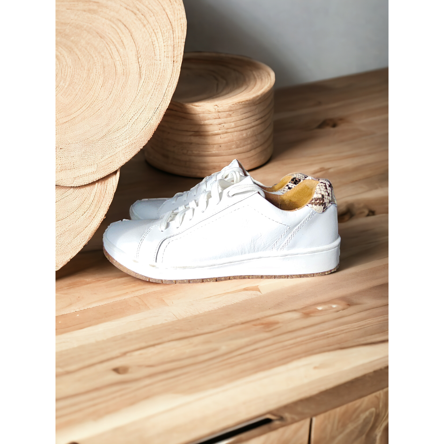 Aetrex Blake Sneaker in White - Size 8