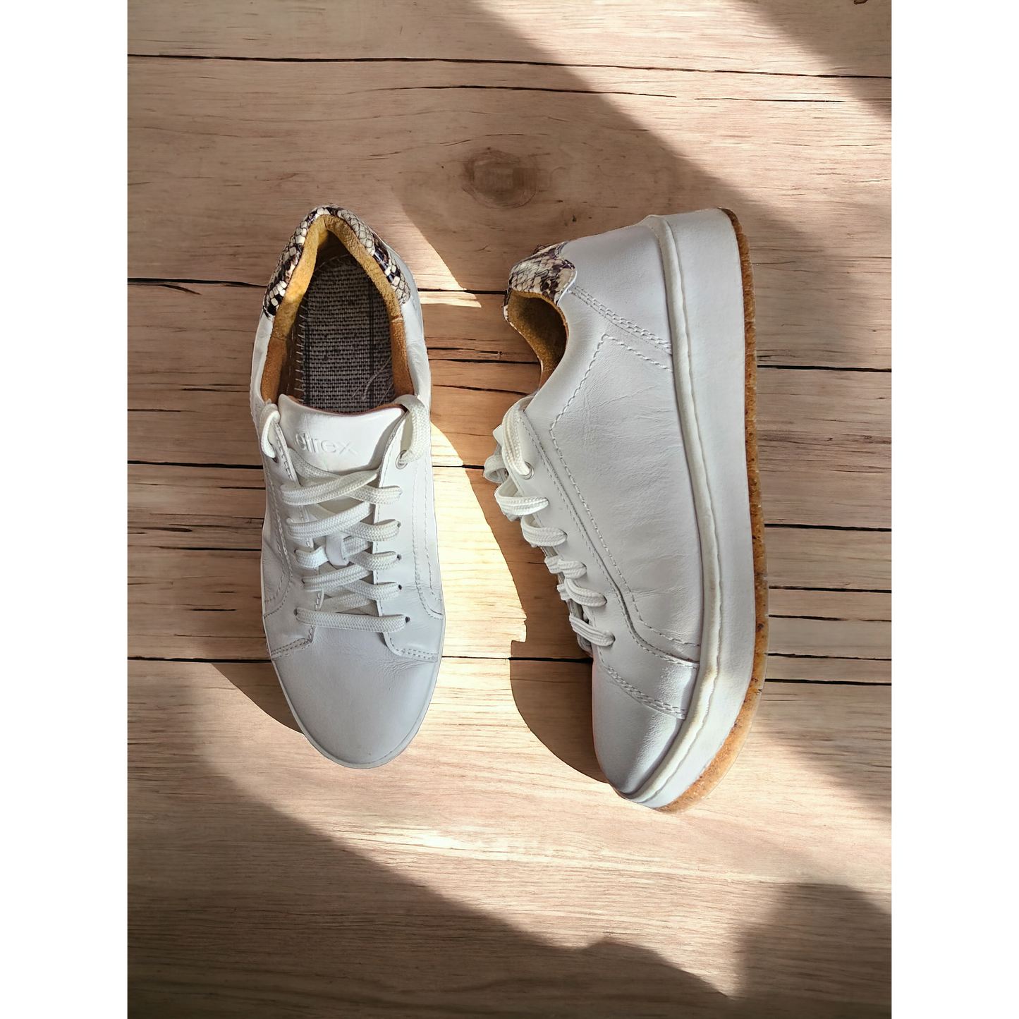 Aetrex Blake Sneaker in White - Size 8