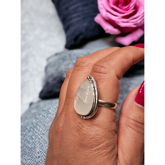 Elegant Indian 925 Sterling Silver Teardrop Moonstone Ring (Size 10) & Moon Charm Necklace Set