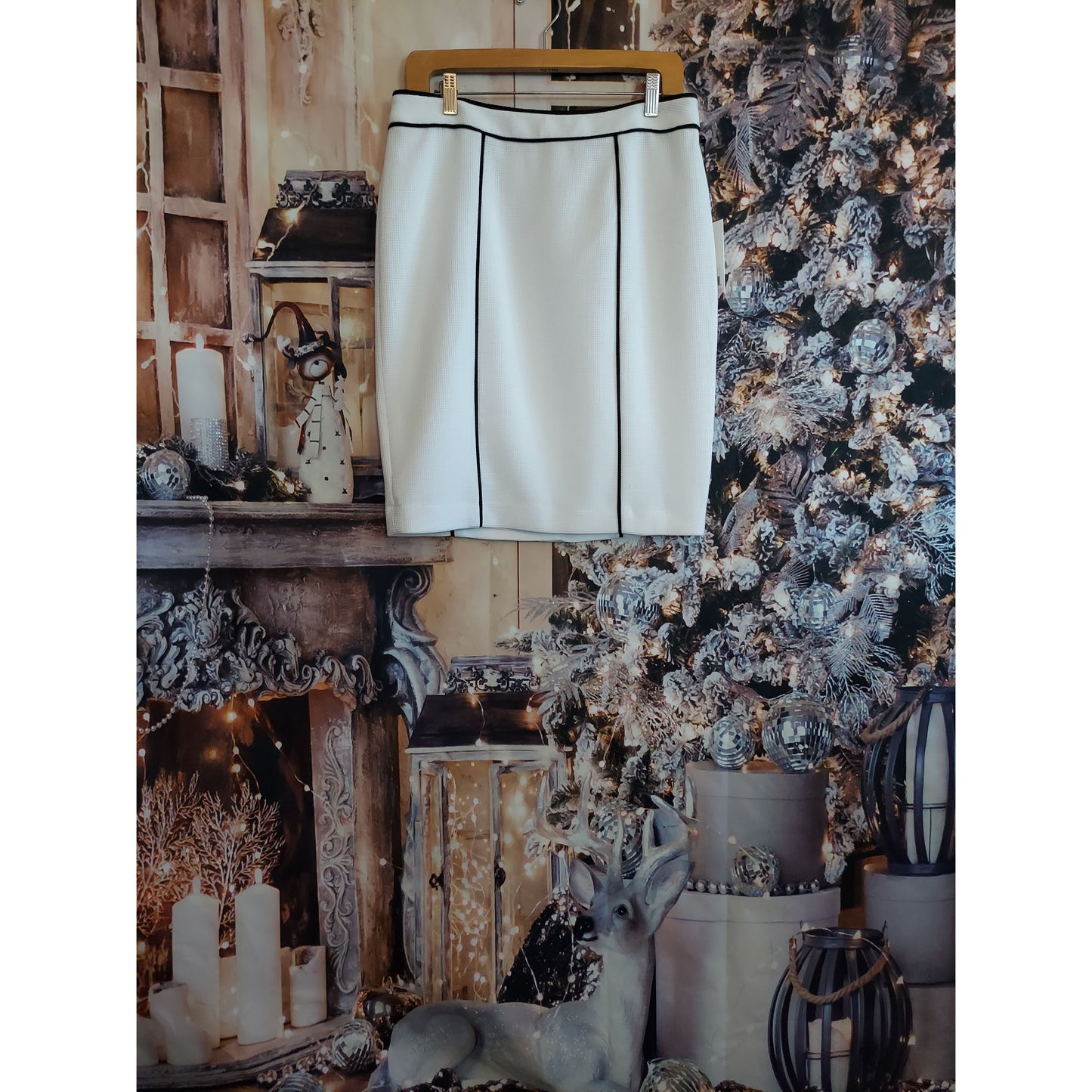 Calvin Klein White Black Piping Skirt